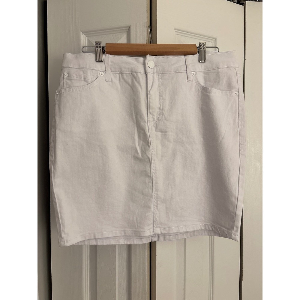 Torrid White Denim Mini Skirt Size 14 NWT Stretch Optic White Classic - Picture 7 of 7